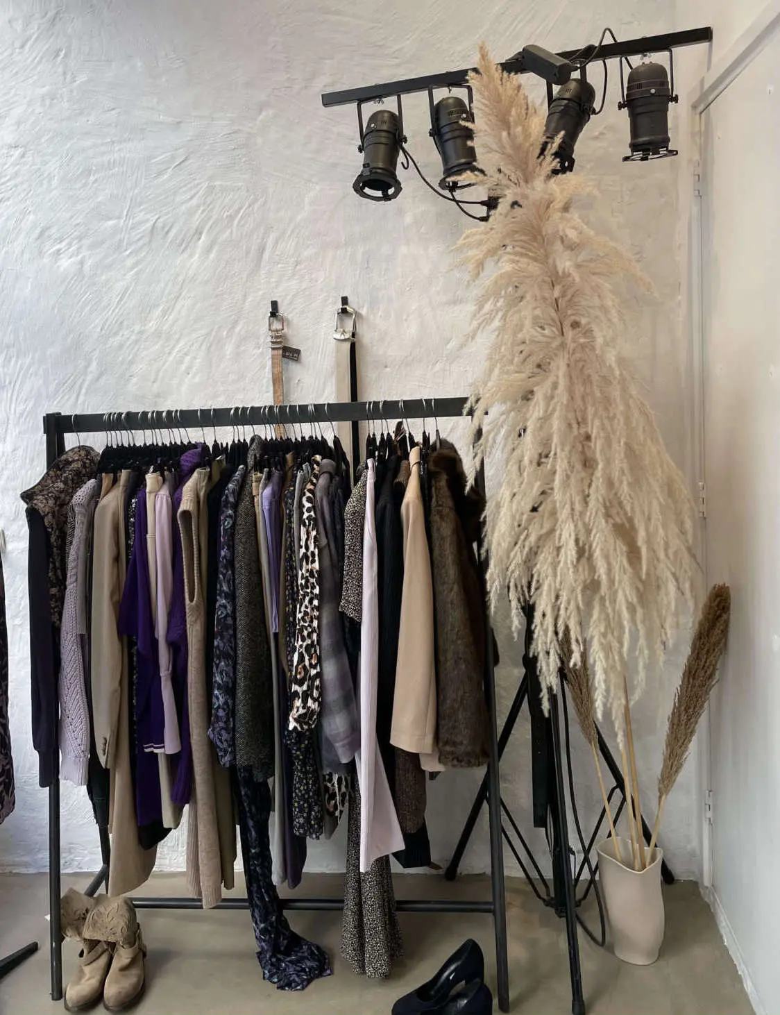 Thissa Vintage – betaalbare merkkleding Thissa Vintage – betaalbare merkkleding – 5x Vintage shops in Den Bosch (deel 1) (foto 1 van 2)