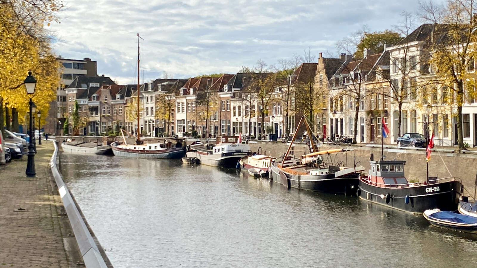 Bijzonder overnachten in Den Bosch: GM-26 B&B op het water
