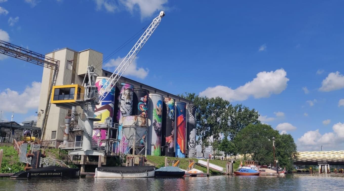 De Bossche Kraan – Overnachten in een hijskraan in Den Bosch