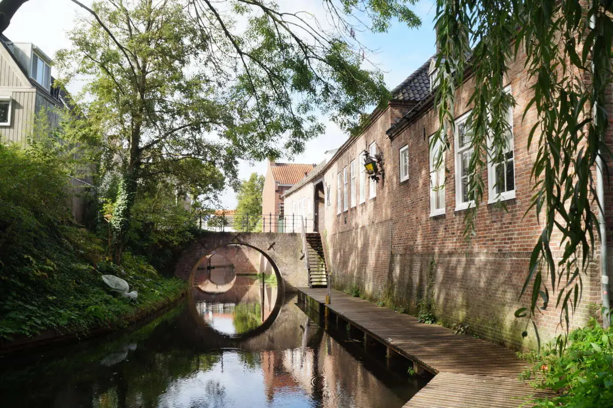vrouwen van lichte zeden vrouwen van lichte zeden – De Schilderstraat – een bijzondere geschiedenis achter de idyllische huisjes, Den Bosch