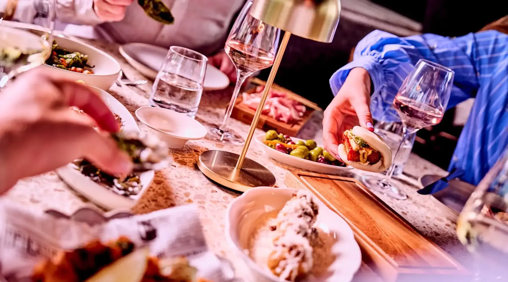 Côte – warme choco, zeevruchten en bubbels in Parijse sferen Côte – warme choco, zeevruchten en bubbels in Parijse sferen – December Special: voor een bijzondere kerst(vakantie) en O&N, Den Bosch (foto 1 van 2)