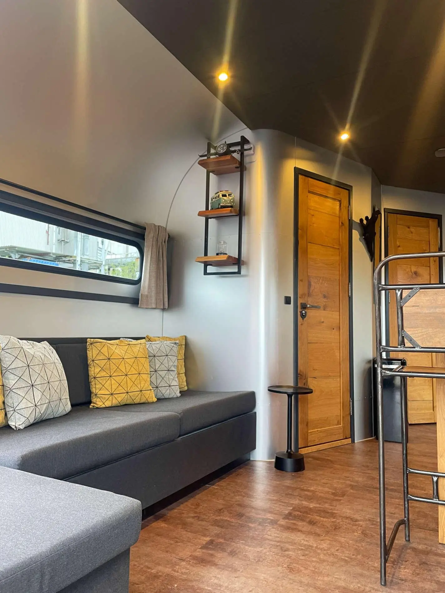 Leuke dingen om te doen in Den Bosch Leuke dingen om te doen in Den Bosch – Drijvend dromen in een B&B op water: neem een kijkje in The Coon (foto 4 van 4)
