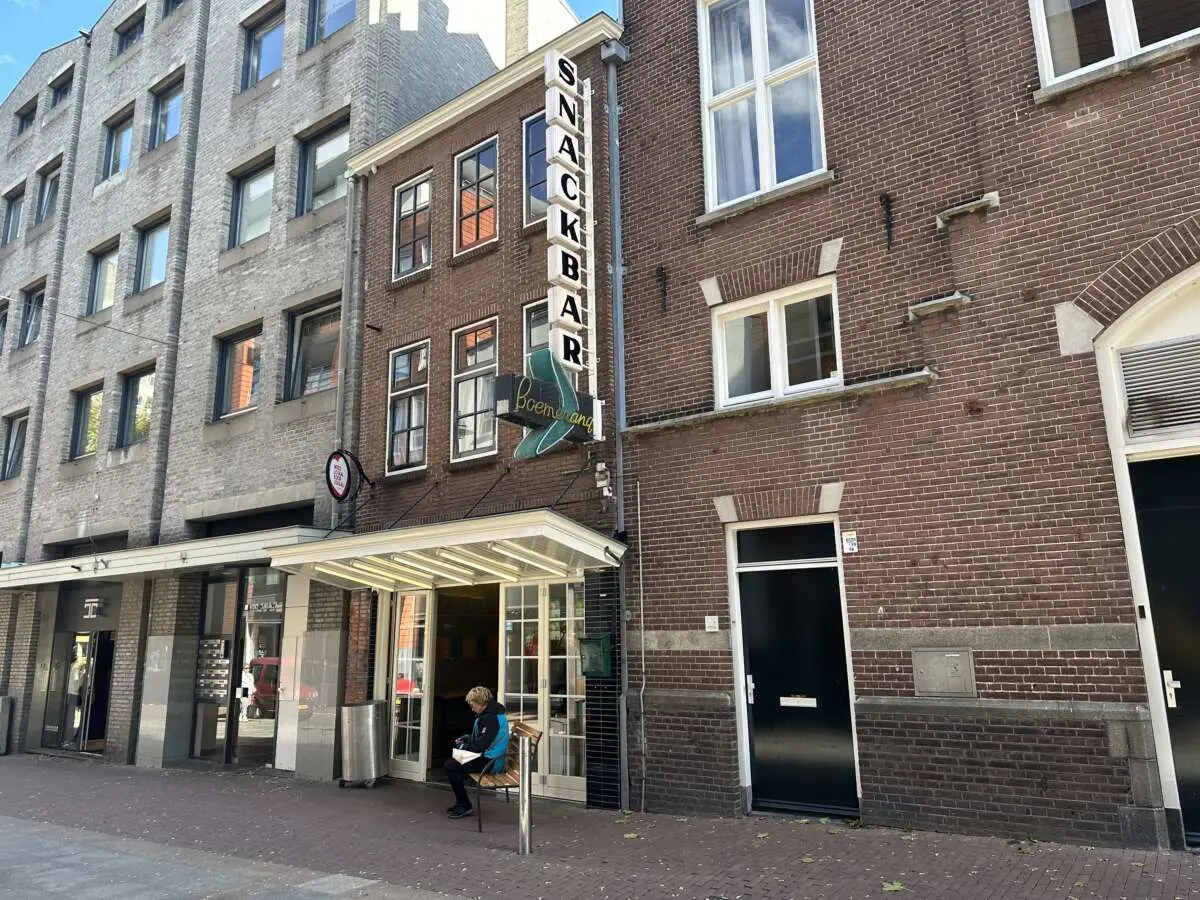 Cafetaria Le Coq Cafetaria Le Coq – Het is Krokettendag! Deze kroketten moet je proeven in het centrum van Den Bosch (foto 1 van 2)