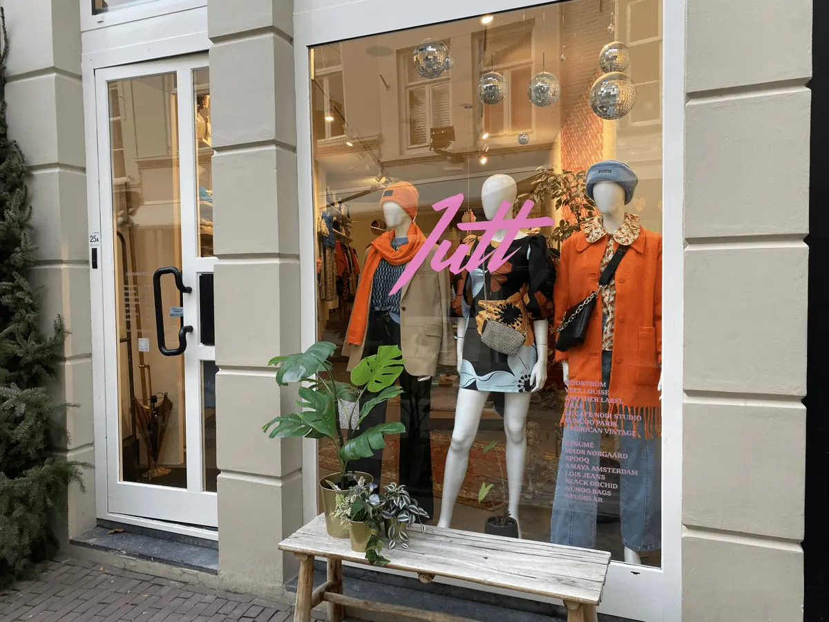 Prachtige sjaals bij Koekwaus Prachtige sjaals bij Koekwaus – Hier scoor jij de mooiste WK-outfit in Den Bosch (foto 1 van 2)