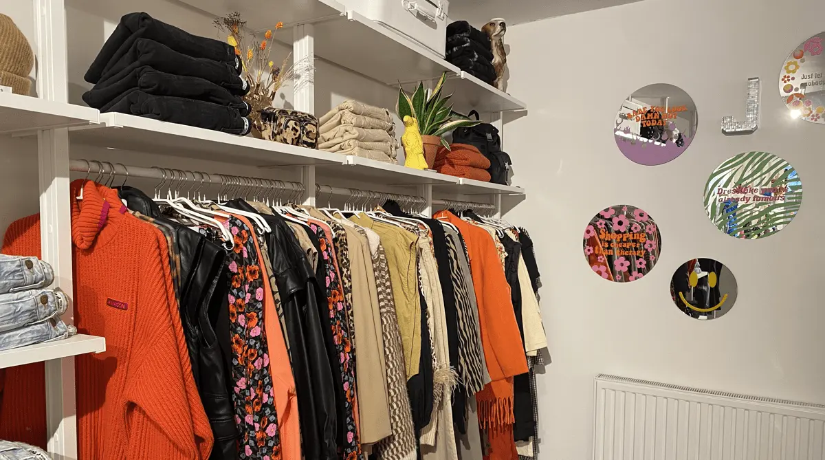 Oranje jurkjes in overvloed bij Jutt en Juul Oranje jurkjes in overvloed bij Jutt en Juul – Hier scoor jij de mooiste WK-outfit in Den Bosch