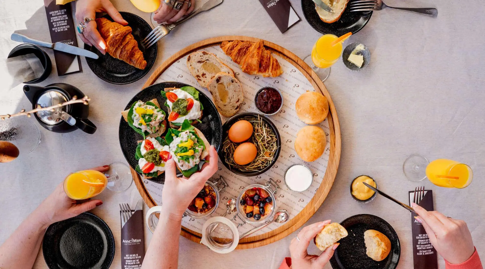 Kater? Ontbijt 'm weg bij deze restaurants