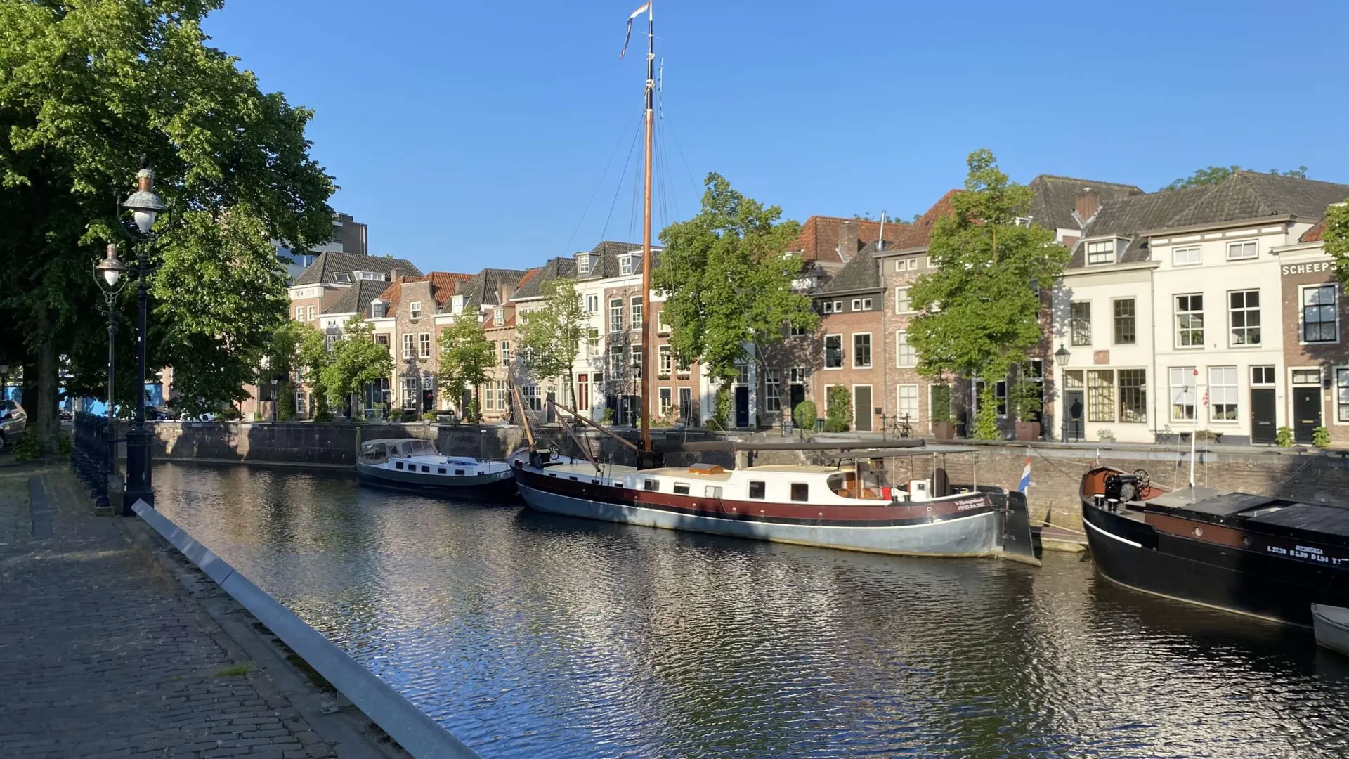 Fiets- en Wandeltours in en rondom Den Bosch Fiets- en Wandeltours in en rondom Den Bosch – Leuke fiets- en wandeltours in Den Bosch (met & zonder stadsgids) (foto 1 van 2)