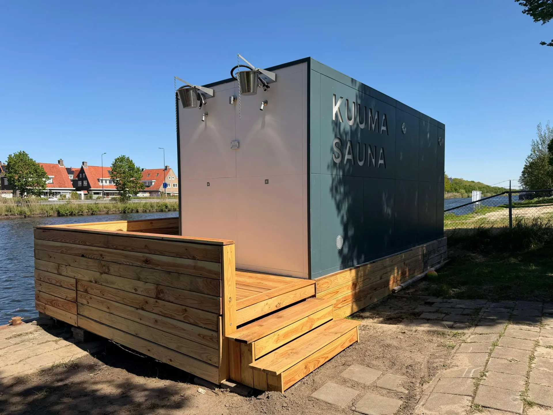 Sauna mét uitzicht? Kuuma ligt aan een nieuwe plek aan het water Sauna mét uitzicht? Kuuma ligt aan een nieuwe plek aan het water – De leukste activiteiten in Den Bosch – mei (foto 1 van 2)