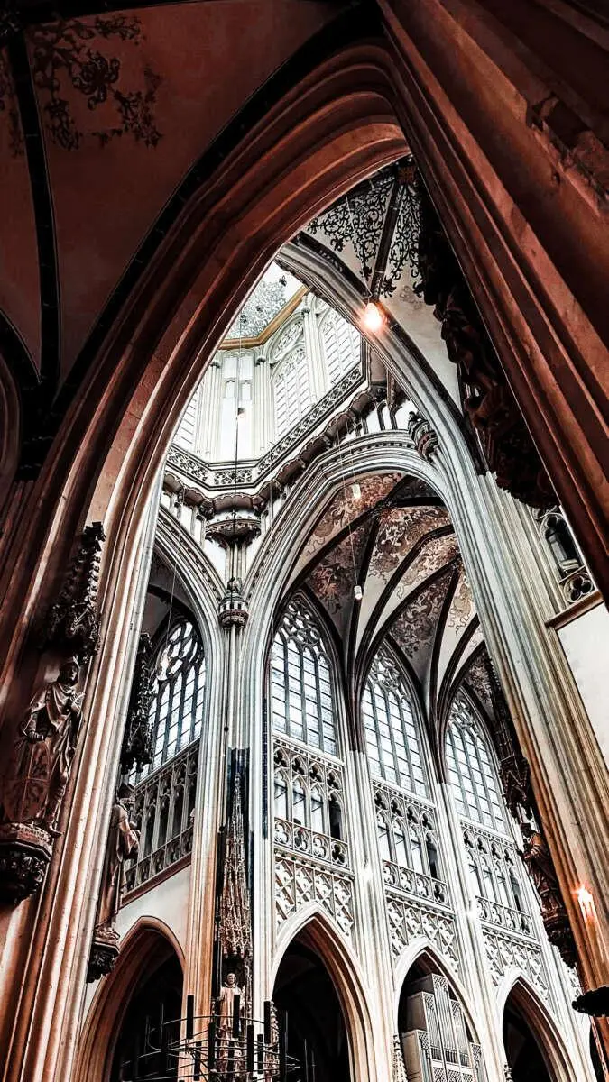 De geschiedenis van de bouw gaat way back De geschiedenis van de bouw gaat way back – Onze ouwe Sint-Jan: een korte geschiedenis over de Sint-Janskathedraal, Den Bosch (foto 2 van 2)