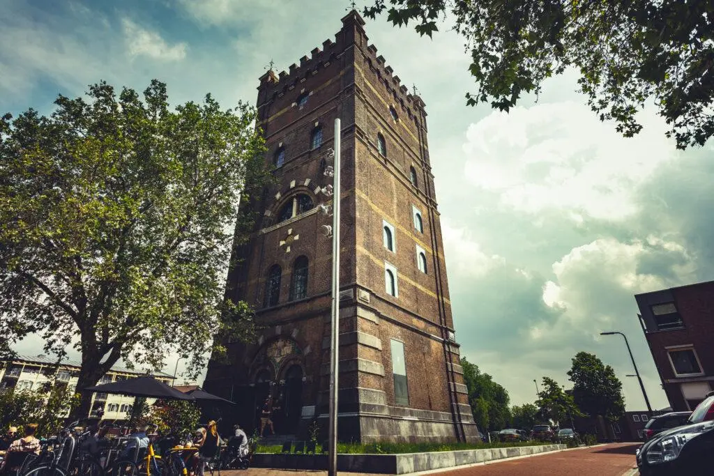 Café Herman Café Herman – Op deze terrassen vang je de laatste zonnestralen, Den Bosch