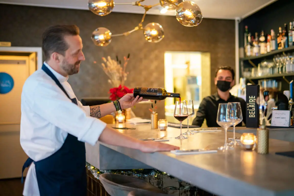 Restobar Saluut: hotspot in Vught Restobar Saluut: hotspot in Vught – Restobar Saluut is dé hotspot in Vught, Den Bosch (foto 1 van 4)