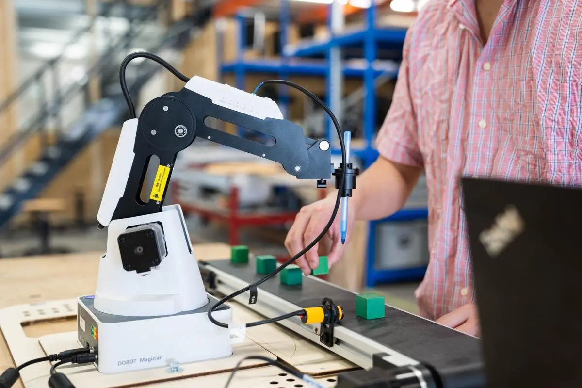 Uitvergroten van talenten die er al zijn Uitvergroten van talenten die er al zijn – Stichting InnAut – ontwikkelen en inzetten van technisch talent, Den Bosch (foto 2 van 2)