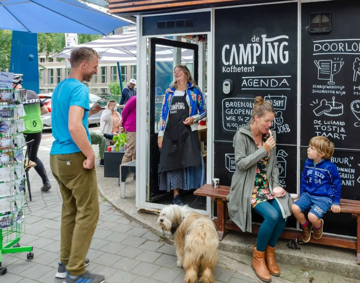 De Camping Koffietent De Camping Koffietent – Stichting Weeshuisjes: Sociaal geluk in kleine huisjes, Den Bosch (foto 1 van 2)