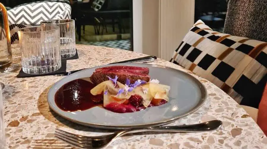 Gastvriendelijkheid en klasse Gastvriendelijkheid en klasse – The Current Restaurant: culinaire hoogstandjes, Den Bosch (foto 2 van 2)