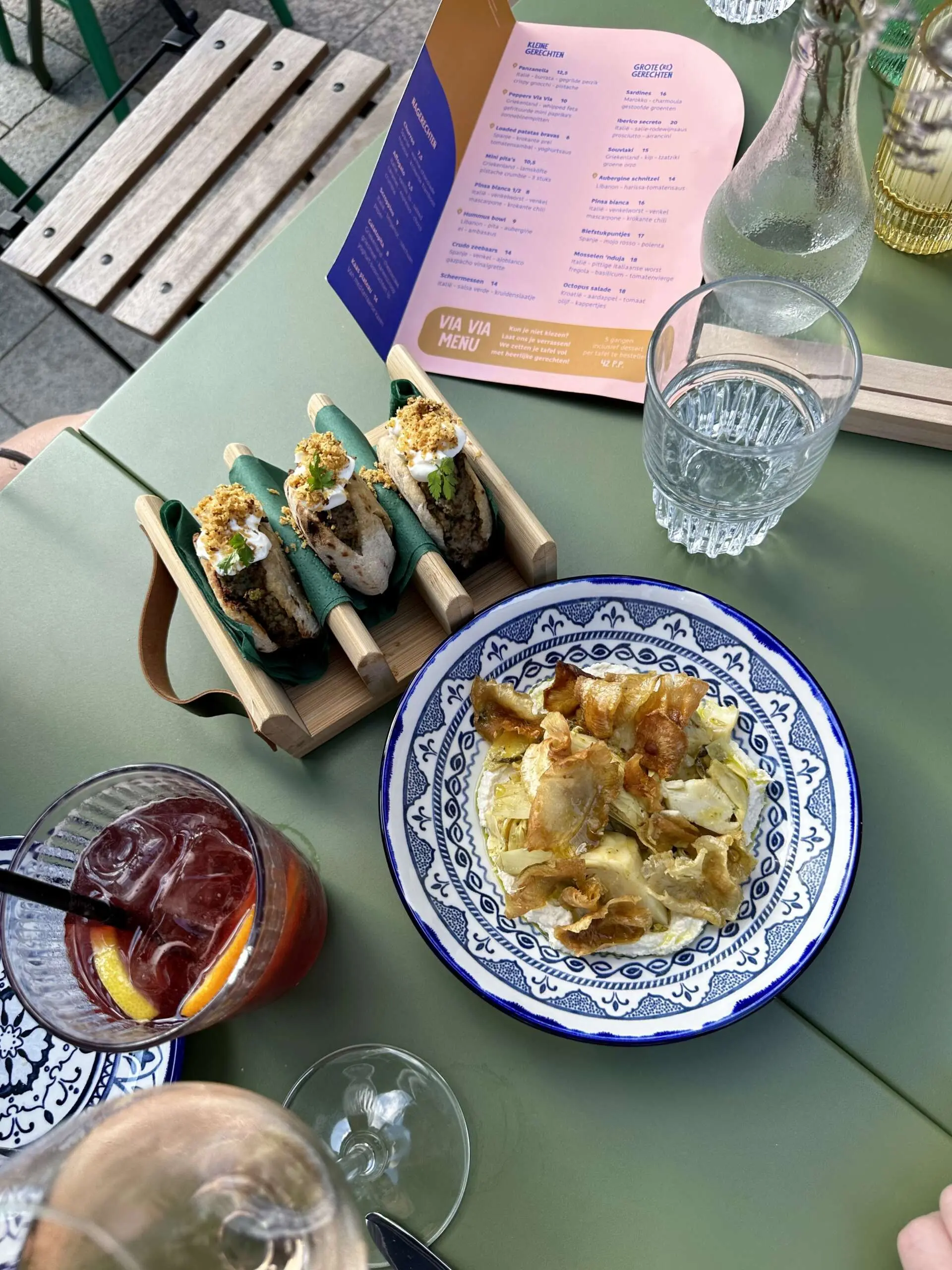 Waan je aan de Middellandse Zee Waan je aan de Middellandse Zee – Via Via Restobar – De nieuwste hotspot in Den Bosch (foto 1 van 2)
