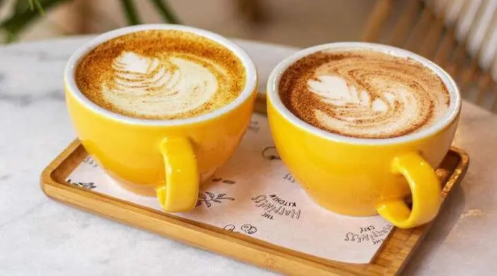 Ontbijten bij Crème Ontbijten bij Crème – Vóór 10 uur open voor koffie of ontbijt in Den Bosch (foto 1 van 2)