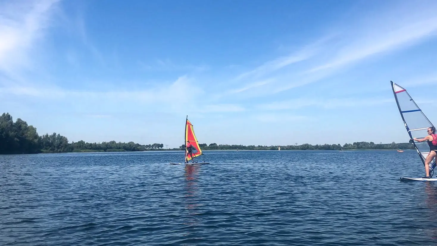 SUP verhuur SUP verhuur – Windsurfen Den Bosch: Leer windsurfen op het Engelermeer (foto 1 van 2)
