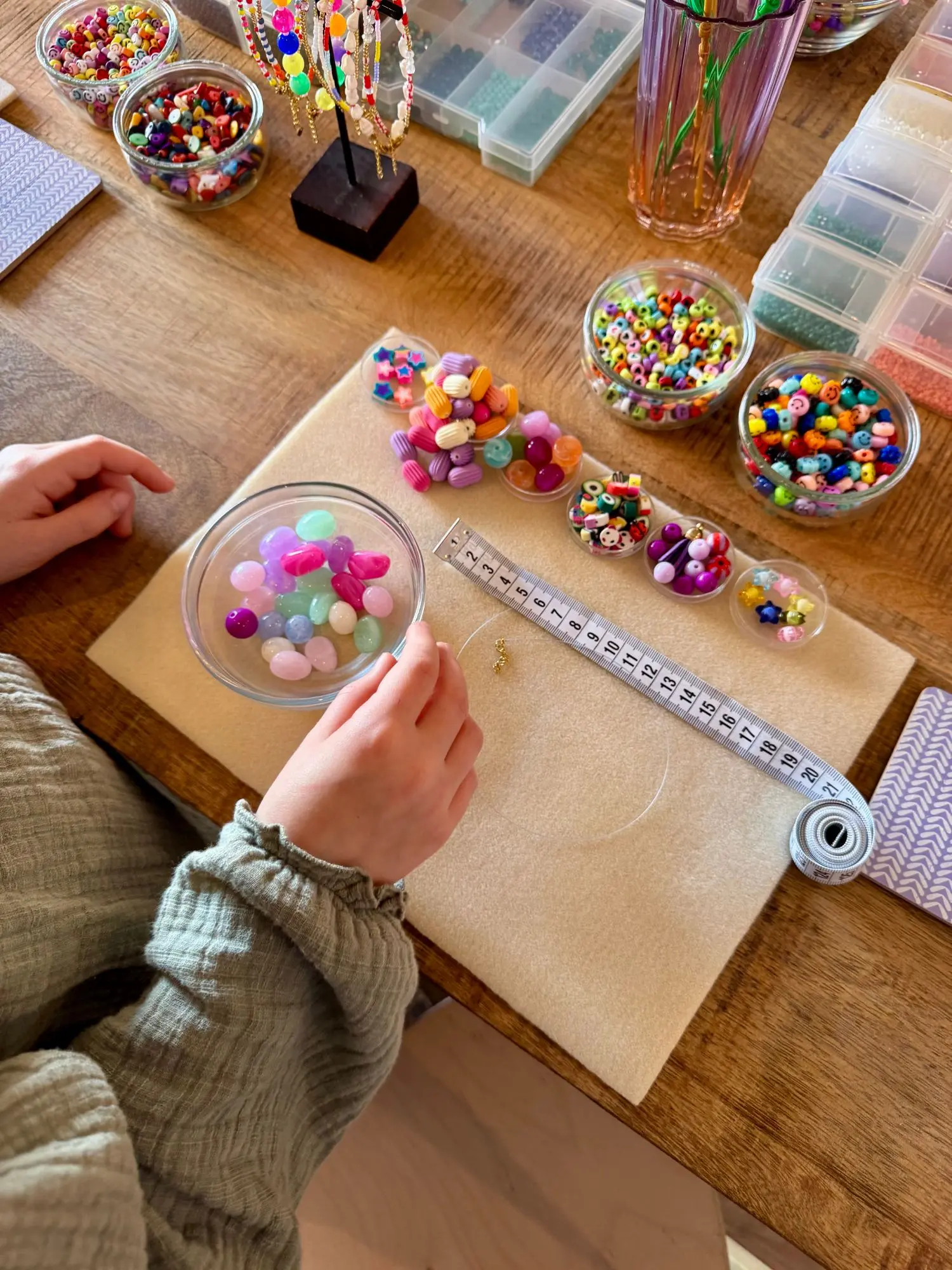Een snoepwinkel vol kralen Een snoepwinkel vol kralen – Zelf sieraden maken in Den Bosch? Ontdek Coco Balu Studio (foto 1 van 2)