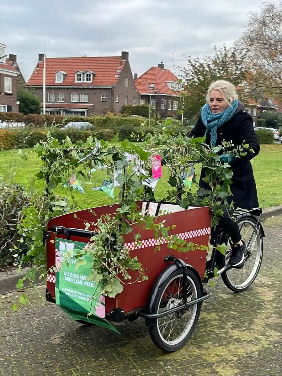 Zero Waste wandeltour door Den Bosch Zero Waste wandeltour door Den Bosch – Zero Waste Den Bosch – Zelf simpel minder afval creëren (foto 2 van 3)
