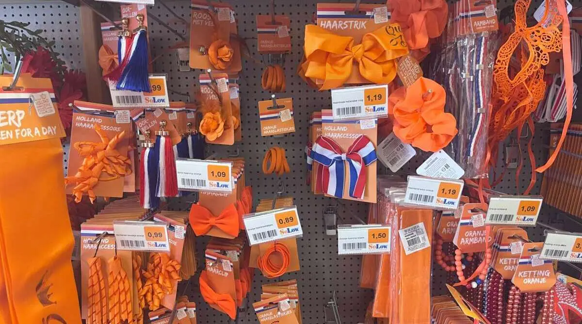 Tip: check bij je buren of vrienden Tip: check bij je buren of vrienden – Zo vier je Koningsdag in Den Bosch met je kinderen
