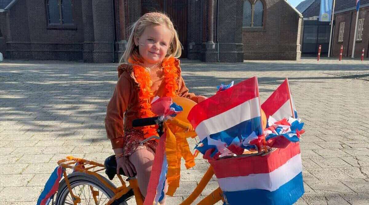 Fiets versieren koningsdag kinderen Den Bosch City