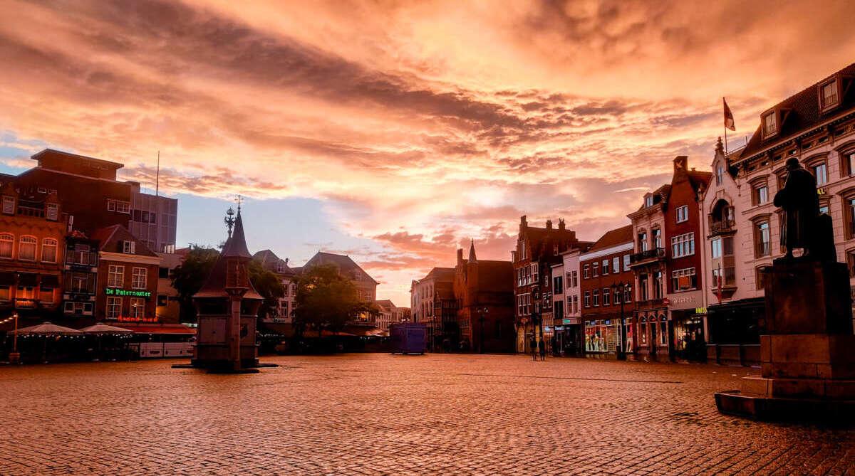 Vroege ochtend op de Bossche Markt